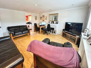 Holt Drive- click for photo gallery